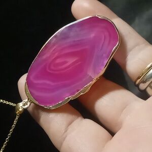 Pink Agate Pendant Necklace. 18 In Long Gold Tone Chain